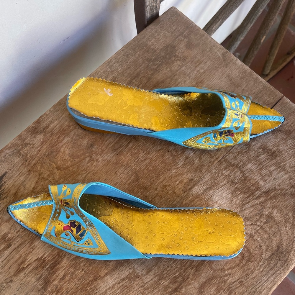 MIDDLE EASTERN SLIDES SLIPPERS Beautiful Turquoise & Gold Vintage NEW CONDITION!